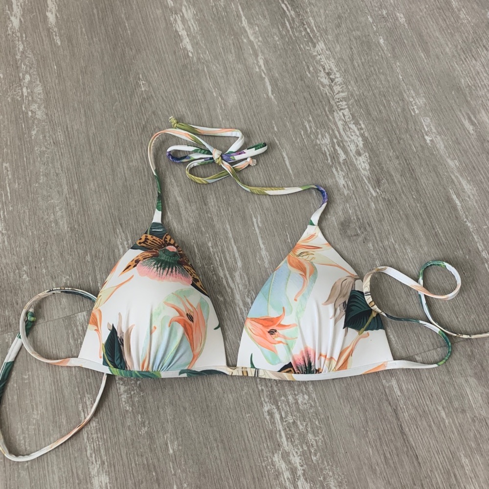 2 Triangle bikini tops - Picture 3 of 3